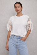 Blusa Off White com Franjas e Trama nas Mangas