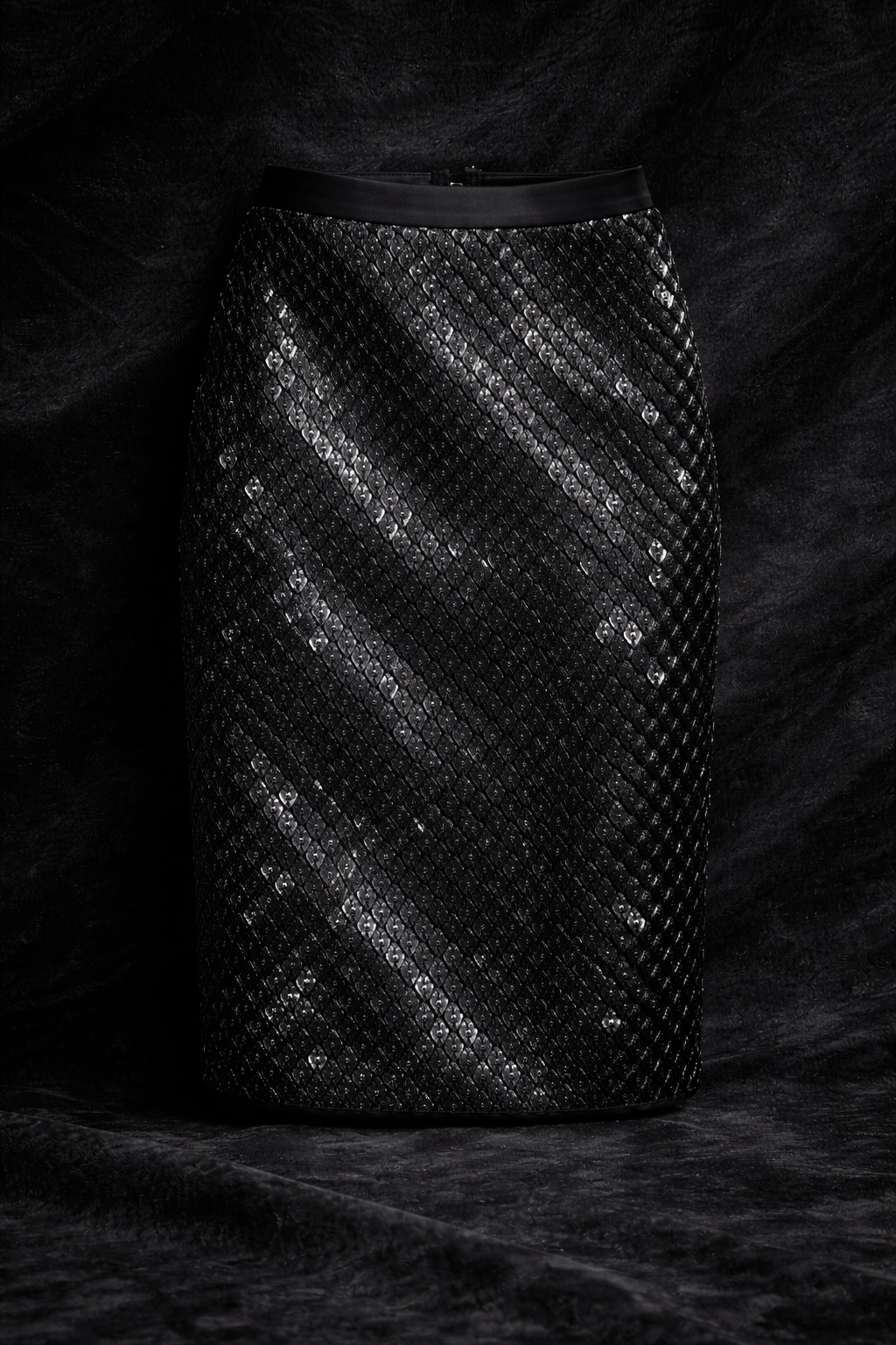 Saia Lápis de Paetê Black (Joelho)