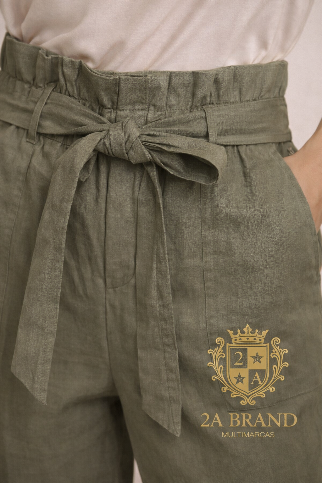 Calça Alfaiataria Verde com Cintura Paperbag e Faixa