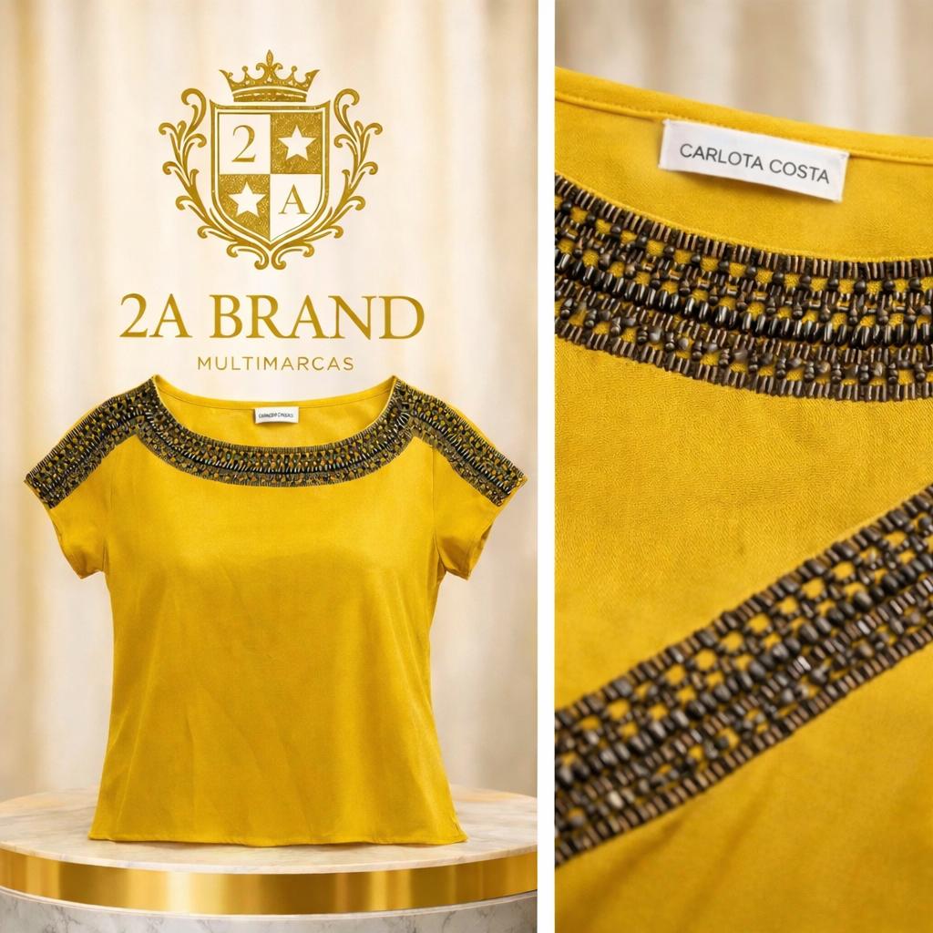Blusa com aplicações