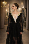 Vestido Longo Preto com Decote V Bordado e Manga Transparente