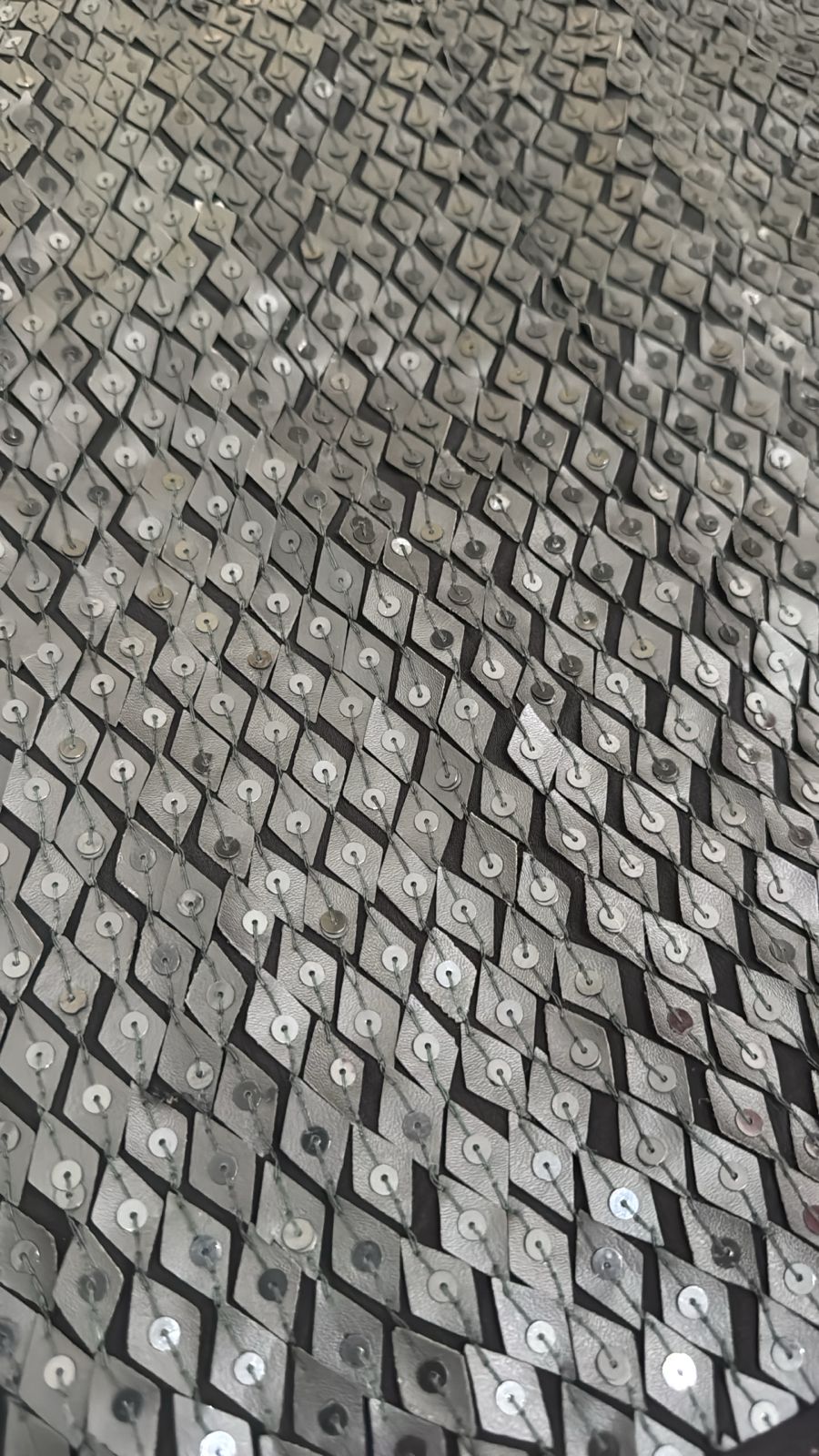 Saia Lápis de Paetê Black (Joelho)